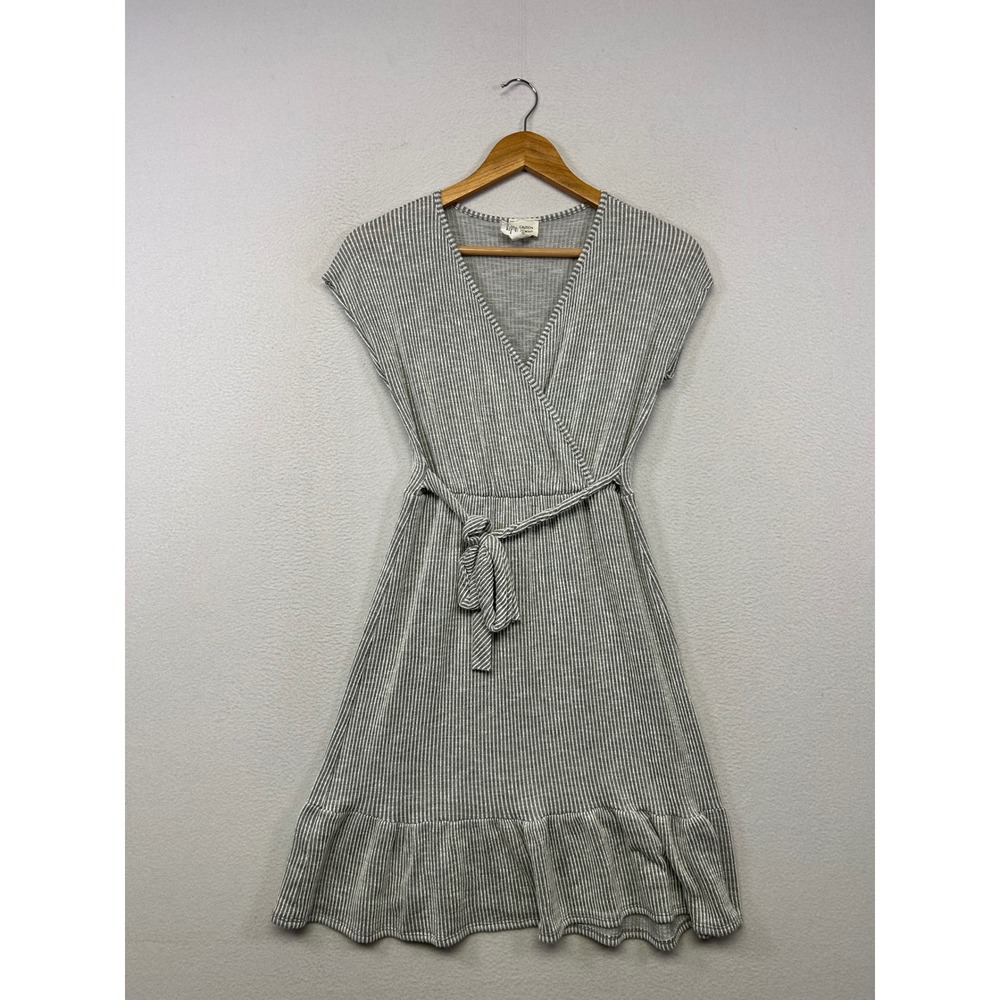 Casual Preppy Caution to the Wind Womens Medium Grey Striped Ruffle Wrap Dress